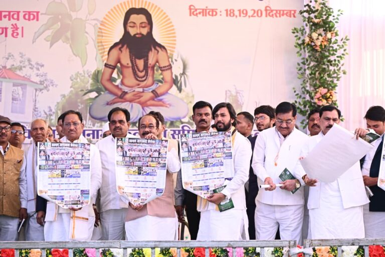 लालपुर धाम में गुरु घासीदास जयंती एवं तीन दिवसीय मेले में शामिल हुए मुख्यमंत्री सतनाम जागरूकता कैलेंडर का किया विमोचन