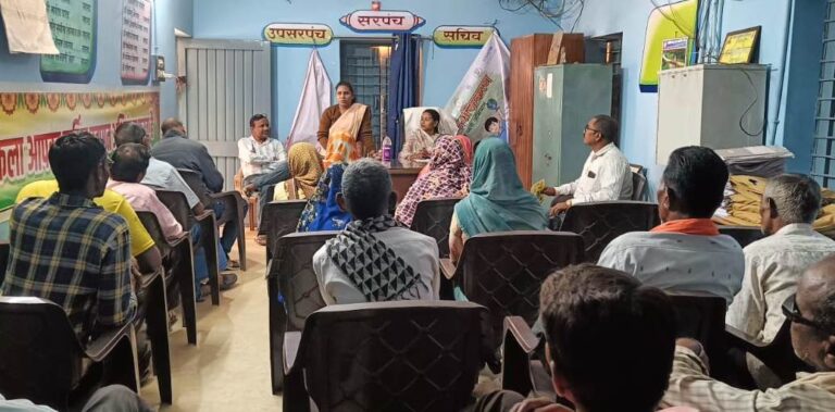 प्रधानमंत्री सूर्यघर मुफ्त बिजली योजना से लाभान्वित करने के लिए सूर्यसभा का आयोजनसूर्यसभा में दी जा रही योजना की जानकारी