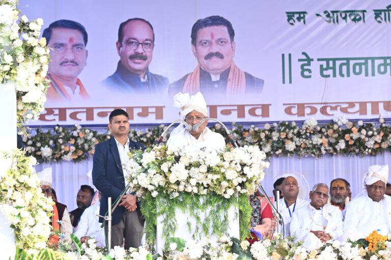 गुरु घासीदास जयंती पर सेतगंगा धाम पहुंचे मुख्यमंत्री श्री विष्णुदेव साय 01 करोड़ रुपये से अधिक की विकास कार्यों की घोषणा*