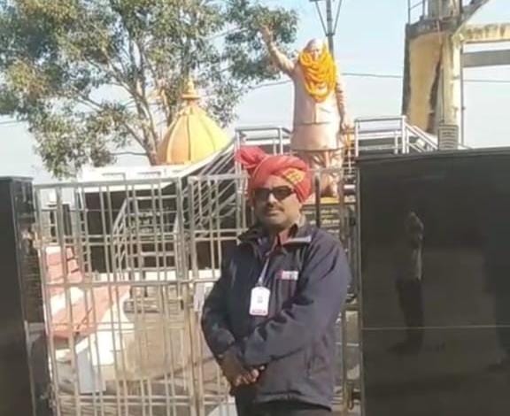 क्राइम फ्री भारत मिशन विश्व महालक्ष्मी महिलास्व सहायता समूह के संयुक्त कार्यक्रम द्वारा छत्तीसगढ़ प्रदेश कोर कमेटी बिलासपुर बोदरी ब्लॉक के टीम ने वार्ड 03 स्थित भारत रत्न सम्मानित पूर्व प्रधानमंत्री स्वर्गीय अटल बिहारी वाजपेई के मूर्ति पर माल्याअर्पण करते हुए योगगोष्ठी कार्यक्रम समुद्रशास्त्री द्वारा आयोजित किया गया।