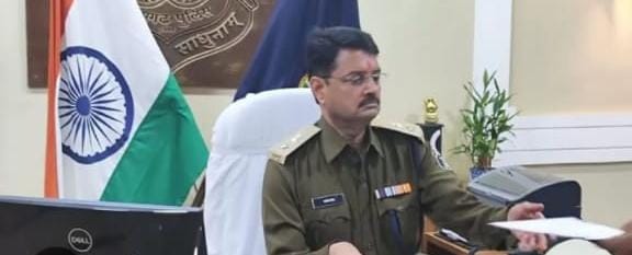 पुलिस सख्त: अपराधियों में खौफ, शहर अलर्ट मोड पर…रजनेश सिंह ने कहा…जश्न की इजाजत, कानून उल्लंघन पर जीरो टॉलरेंस नए साल की रात नो हुड़दंग नीति, पुलिस की पैनी नजर