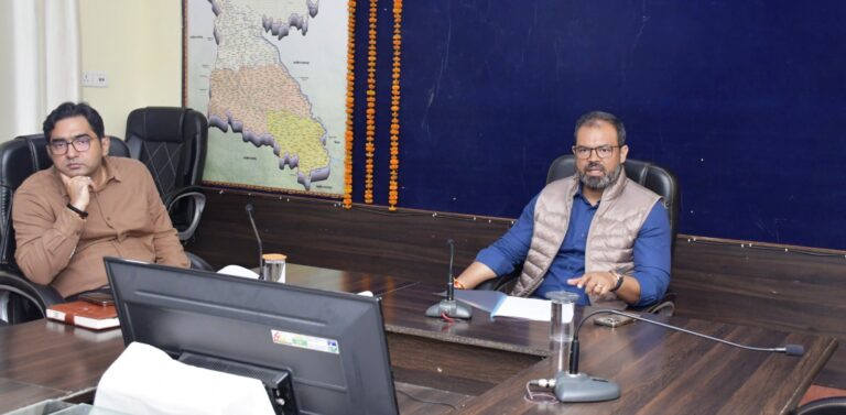 विशेष ग्रामों में छोटे भू-खण्डों पर वर्गमीटर दर लागू करने की तैयारी तेज  कलेक्टर ने ली जिला मूल्यांकन समिति की बैठक