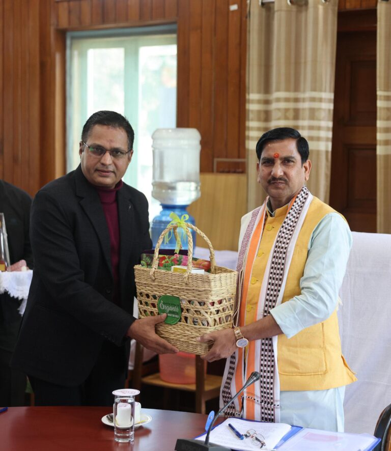 केंद्रीय आवासन एवं शहरी कार्य राज्य मंत्री श्री तोखन साहू ने मणिपुर के राज्यपाल एवं केंद्रीय विदेश राज्य मंत्री से की सौजन्य भेंट