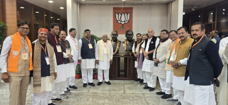 नई दिल्ली में केंद्रीय मंत्री तोखन साहू की सक्रिय भूमिका, पार्टी चुनाव में सहभागिता और मंत्रालयी कार्यों की समीक्षा