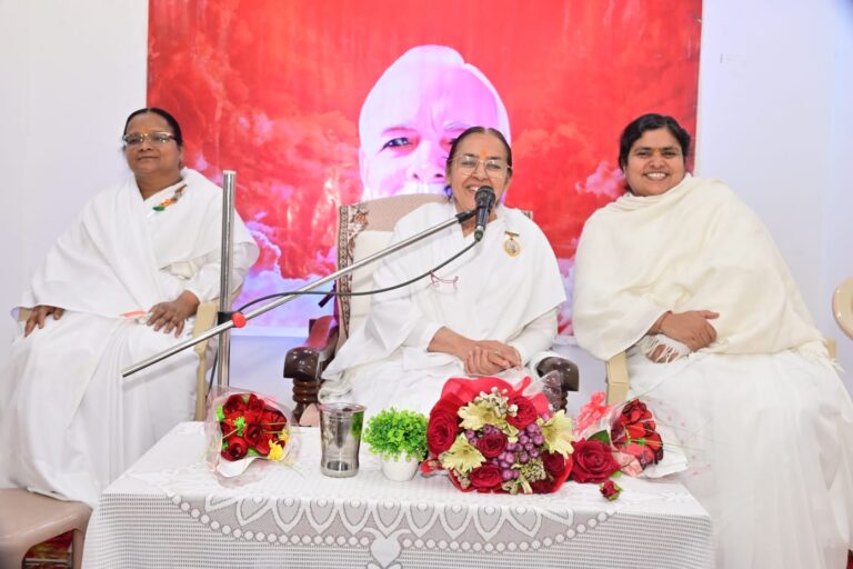 ब्रह्माकुमारी केंद्र तोरवा बिलासपुर में आज जयपुर राजस्थान से राजयोगिनी ब्रह्माकुमारी चंद्रकला दीदी जी विशेष रूप से बिलासपुर पहुंची