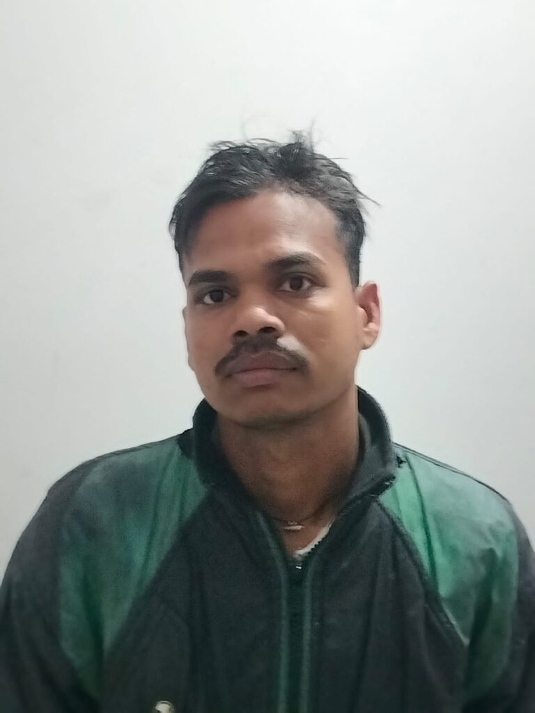 थाना नवागढ़ ग्राम पीपरा मे हुई युवती की हत्या का मामला सुलझा.. प्रेमी ने ही की थी कीचड मे मुँह दबाकर हत्या.. कोरिया जिले के पटना थाना से आरोपी को पुलिस ने पकड़ा