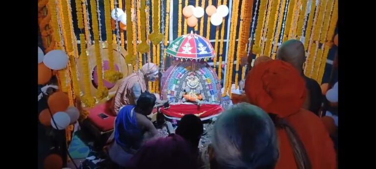 सरगांव में पंचगव्य संन्यास संस्कार के तहत प्रवीण भारती ने धारण किया संन्यास