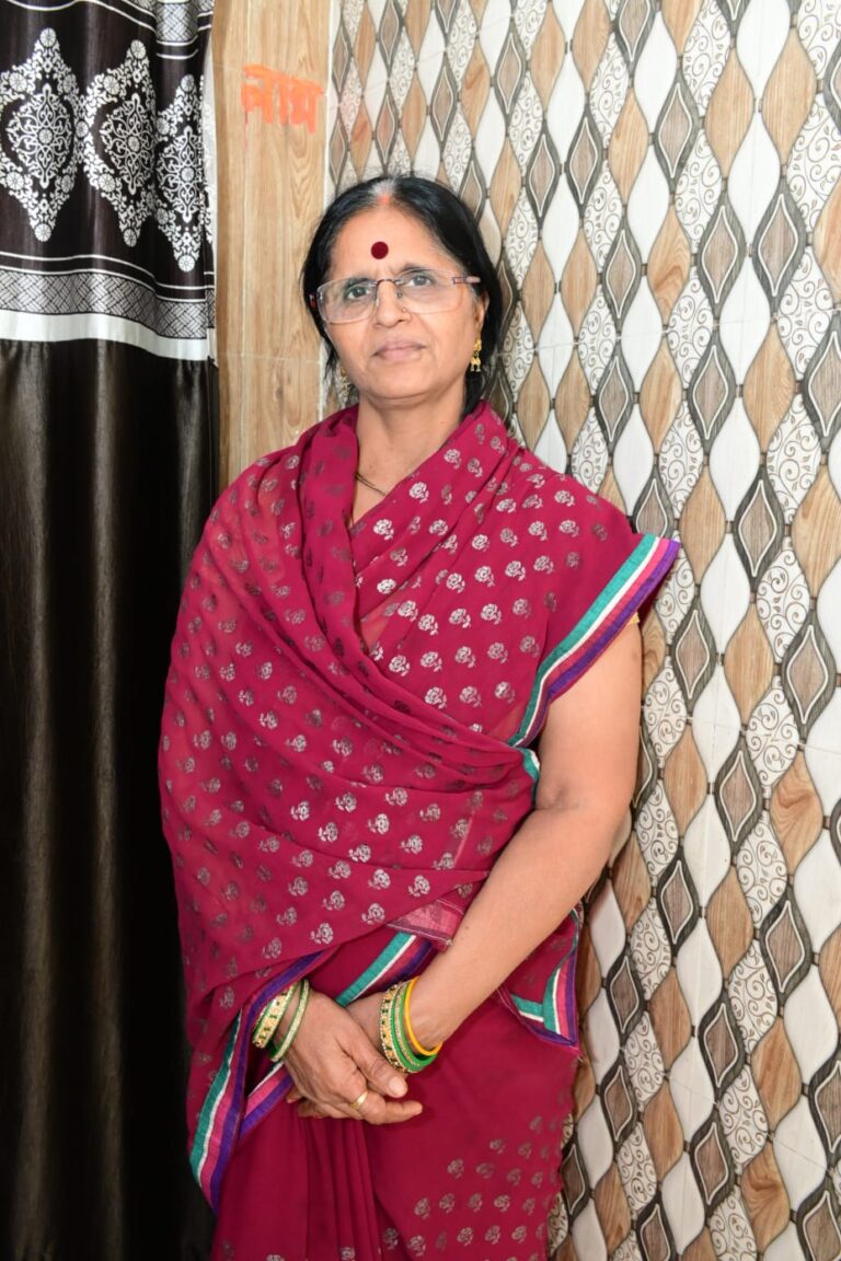 “रामलला के दर्शन से भावुक हुईं सुशीला चंदेल, शासन की नि:शुल्क अयोध्या यात्रा बनी जीवन की अविस्मरणीय याद”