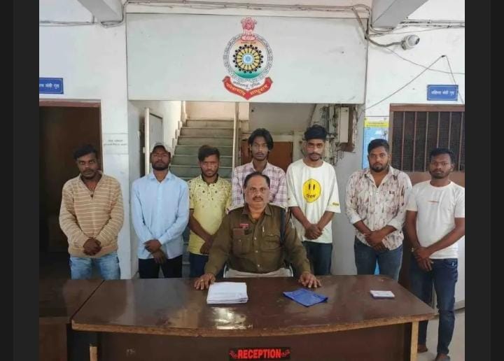 सघन बाइक पेट्रोलिंग में 6 संदिग्ध युवक गिरफ्तार, शांति भंग करने पर प्रतिबंधात्मक कार्रवाई