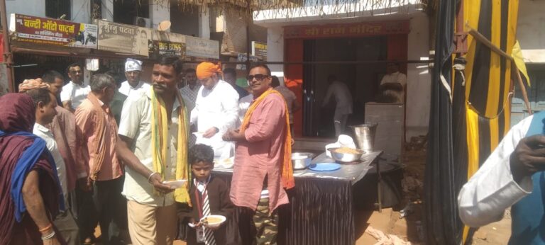 बाबा आनंद राम सेवा समिति, साईं कृष्ण दास जी महाराज के तत्वाधान में आज बाबा आनंद राम सेवा समिति की ओर से उनके पुण्यतिथि के उपलक्ष में भंडारा प्रसाद कार्यक्रम