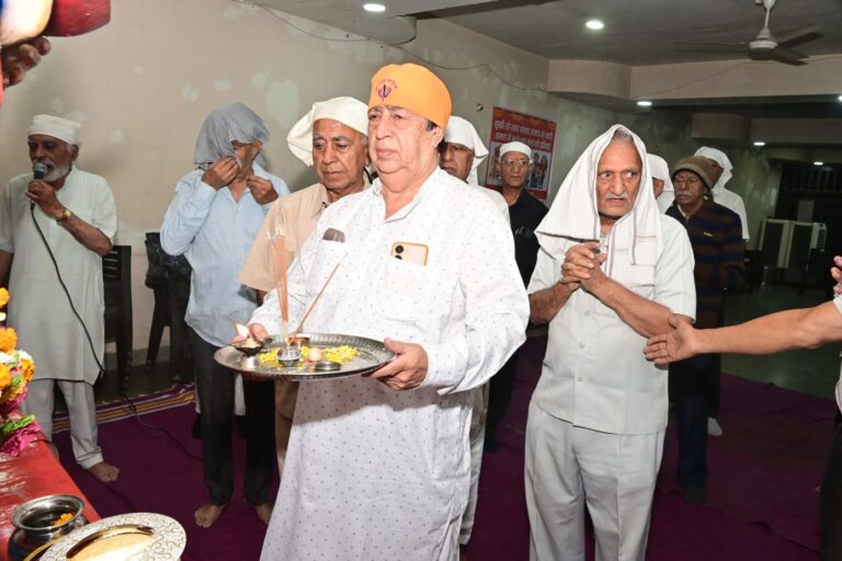 चंद्र दिवस पर 35 वरिष्ठजनों का सम्मान, झूलेलाल वेलफेयर सोसायटी का आयोजन