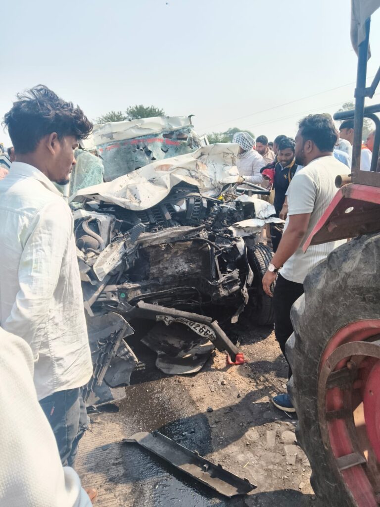 भीषण सड़क हादसा: नांदघाट थाना क्षेत्र के चिचोली के पास तीन लोगों की दर्दनाक मौत