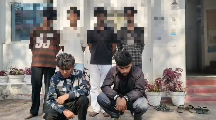 वायरल वीडियो पर सख्त कार्रवाई: दो गुटों की मारपीट में शामिल 6 आरोपी हिरासत में, 4 नाबालिग
