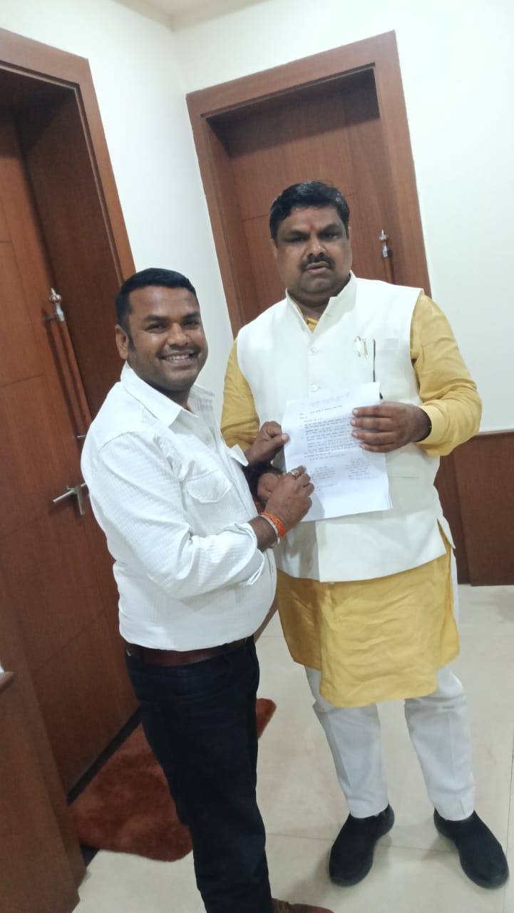 शिक्षा मंत्री गजेंद्र यादव से मोहित यादव की सौजन्य भेंट, क्षेत्रीय विषयों पर हुई चर्चा