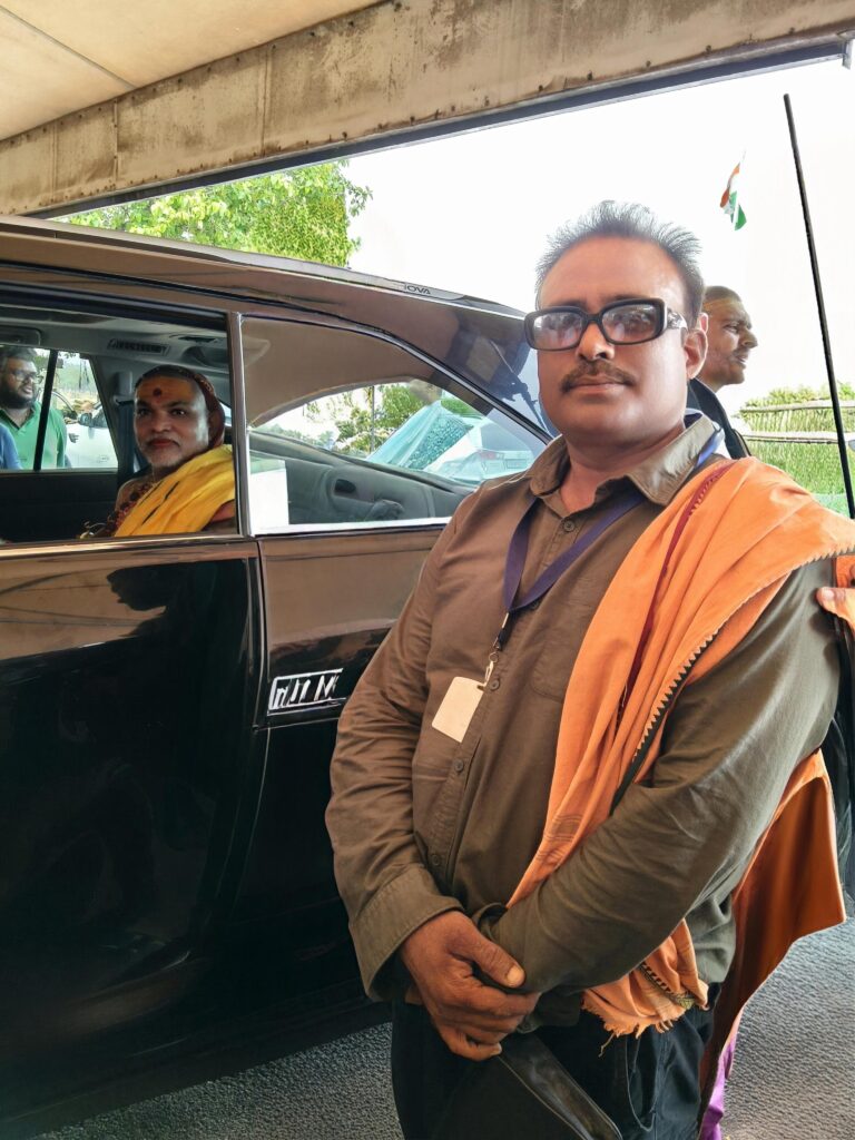 विश्व हिंदू महासभा के संगरक्षक शंकराचार्य स्वामी श्री अविमुक्तेश्वरानंद सरस्वती जी महाराज ने गौ रक्षा हेतु किया शंखनाद।