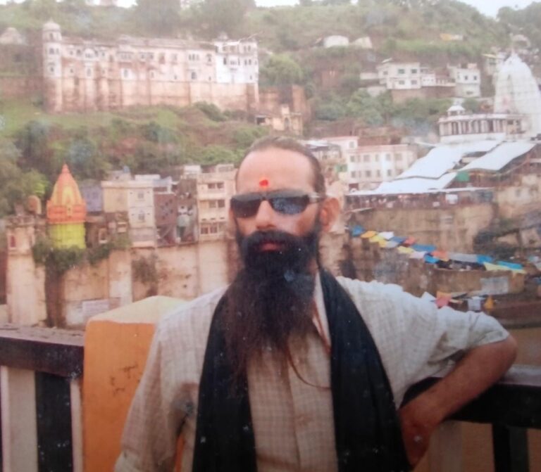 नव नियुक्त प्रदेश अध्यक्ष लक्ष्मण पाल विश्व हिंदू महासभा का धमनी शमशान वासनी में गौ प्रकोष्ठ प्रभारी छत्तीसगढ़ रामेश्वर पांडे उर्फ फ्क्कड़ बाबा ने चैत्र नवमी के उपलक्ष्य में सामाजिक संस्थाओं के बीच किया स्वागत कार्यक्रम।