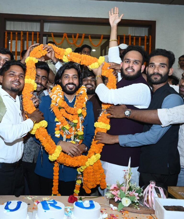 सेवा और समर्पण के साथ मना जन्मदिवस: गुरु खुशवंत साहेब के आदर्शों पर चलने युवाओं ने लिया संकल्प