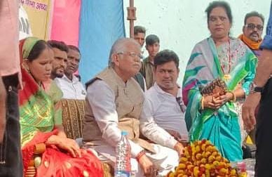 ​पूर्व विधानसभा अध्यक्ष धरमलाल कौशिक संग शामिल हुए समुद्र शास्त्री; स्वस्ति वाचन के साथ हुआ विशिष्ट अतिथियों का भव्य स्वागत