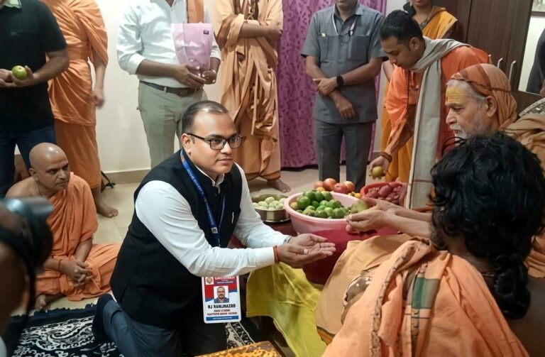 न्याय की महाविजय: सुप्रीम कोर्ट ने बरकरार रखा शंकराचार्य जी का सम्मान, छत्तीसगढ़ इकाई ने दी ऐतिहासिक जीत की जानकारी।