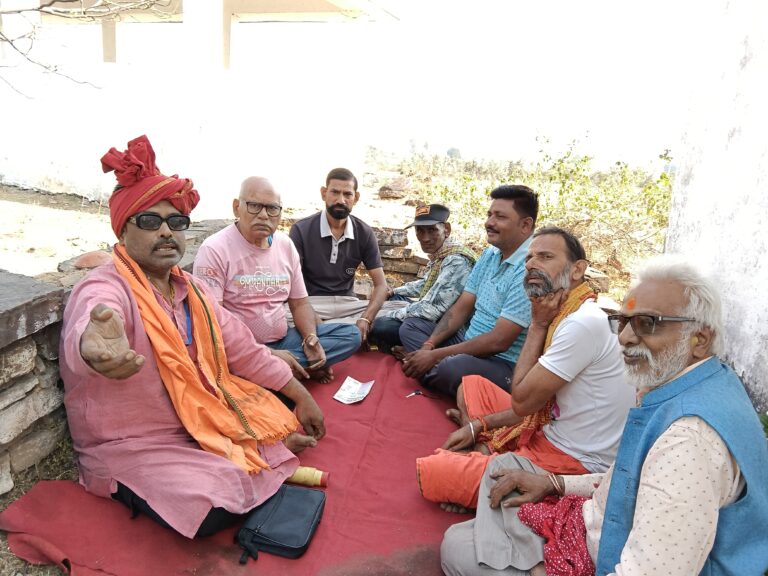 आदर्श मुक्ति धाम बोदरी तहसील अंतर्गत अंतर्राष्ट्रीय मजदूर दिवस समुद्र शास्त्री ने  सभी मजदूरों को नमन करते हुए उनके उज्जवल भविष्य के लिए 11 सूत्री कार्यक्रम के माध्यम से आम जनमानस को मजबूत करने का किया आवाहन।