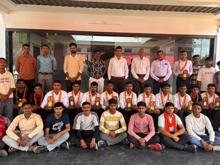 मुंगेली ​जिले के भारतीय सेना में चयनित अग्निवीरों का पूर्व सैनिक संगठन के द्वारा किया गया भव्य सैनिक सम्मान