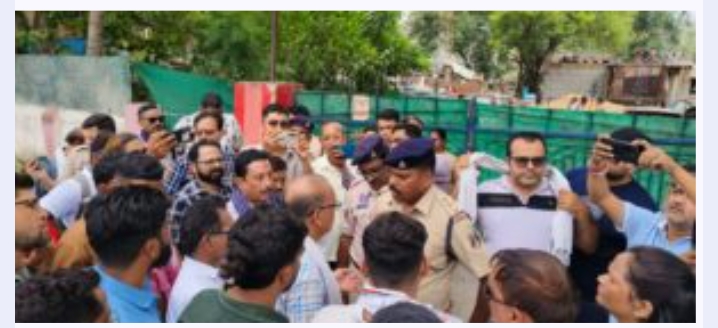 ​सच दिखाने की मिली सजा: आरक्षक की अय्याशी छुपाने के लिए पत्रकारों को बनाया निशाना