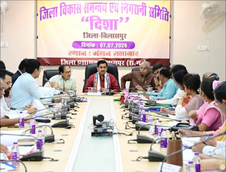 संवैधानिक दायित्वों और जन-आकांक्षाओं की पूर्ति हमारी सर्वोच्च प्राथमिकता, विकास कार्यों में कदापि स्वीकार्य नहीं शिथिलता: केंद्रीय राज्य मंत्री श्री तोख़न साहू।