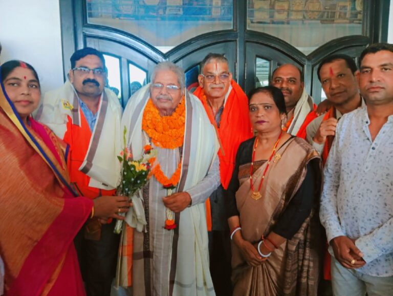 चकरभाठा में डॉ. मुखर्जी की जयंती; विधायक निवास ‘परसदा’ में बोदरी के नवनियुक्त एल्डरमैनों का ऐतिहासिक अभिनंदन।