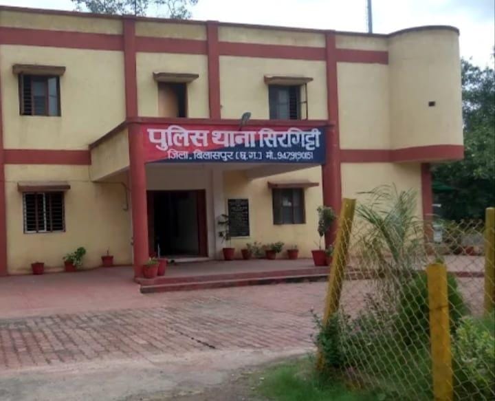 ​सिरगिट्टी थाना प्रभारी का सख्त रुख— फैक्ट्रियों और ठेकेदारों को नोटिस जारी। ​समय-सीमा खत्म होने के बाद पुलिस टीम करेगी औचक निरीक्षण, होगी सीधी कानूनी कार्रवाई।