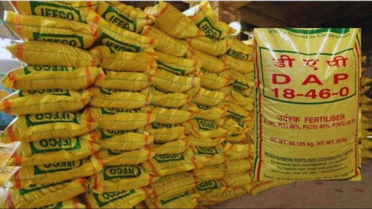 खरीफ फसल के लिए किसानों को आसानी से मिली खाद  किसान राजकुमार कोशले को खेती-किसानी में हुई आसानी