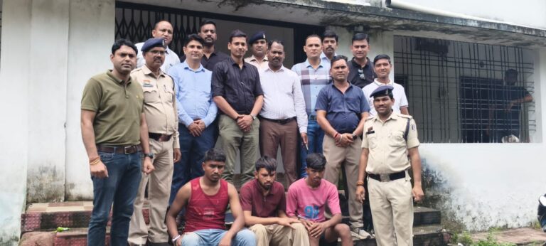 सायबर टीम की सक्रियता से थाना नवागढ़ क्षेत्र के ग्राम महत, जगमहंत एवं बम्हनीडीह मंदिर में भी हुई थी चोरी का 48 घंटे के भीतर हुआ खुलासा