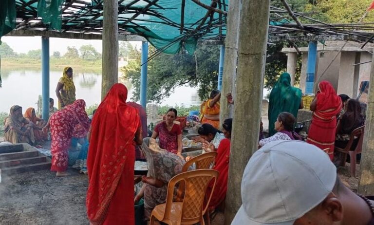 बेलमुंडी धाम में पितृ पक्ष  विशेष अनुष्ठान व महाभंडारा संपन्न;,पारंपरिक छत्तीसगढ़ी व्यंजन ‘बरा’ रहा मुख्य आकर्षण का केंद्र।